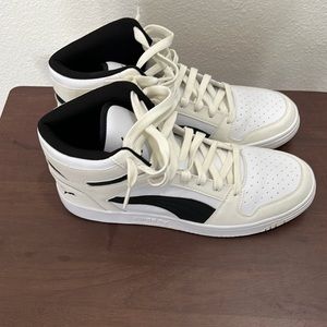 Cream & White Puma size 11! Slip Steam Heritage High